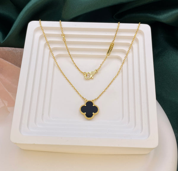 Clover necklace