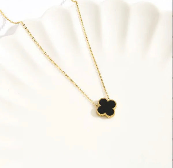 Clover necklace