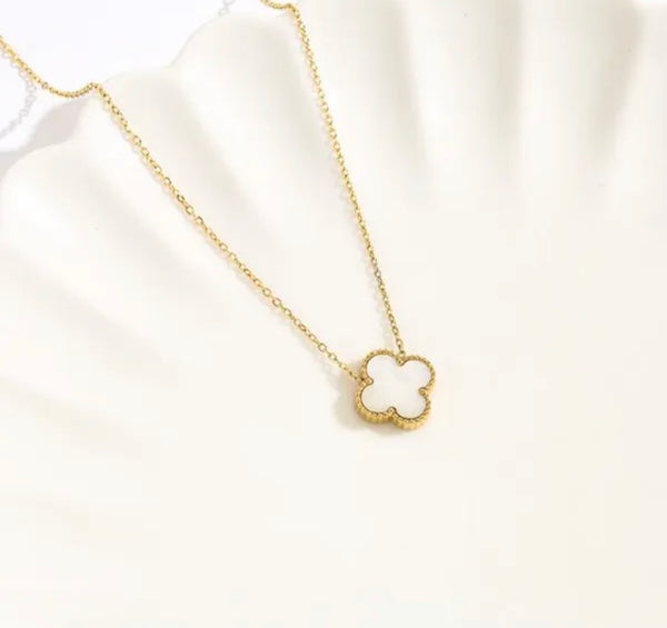 Clover necklace