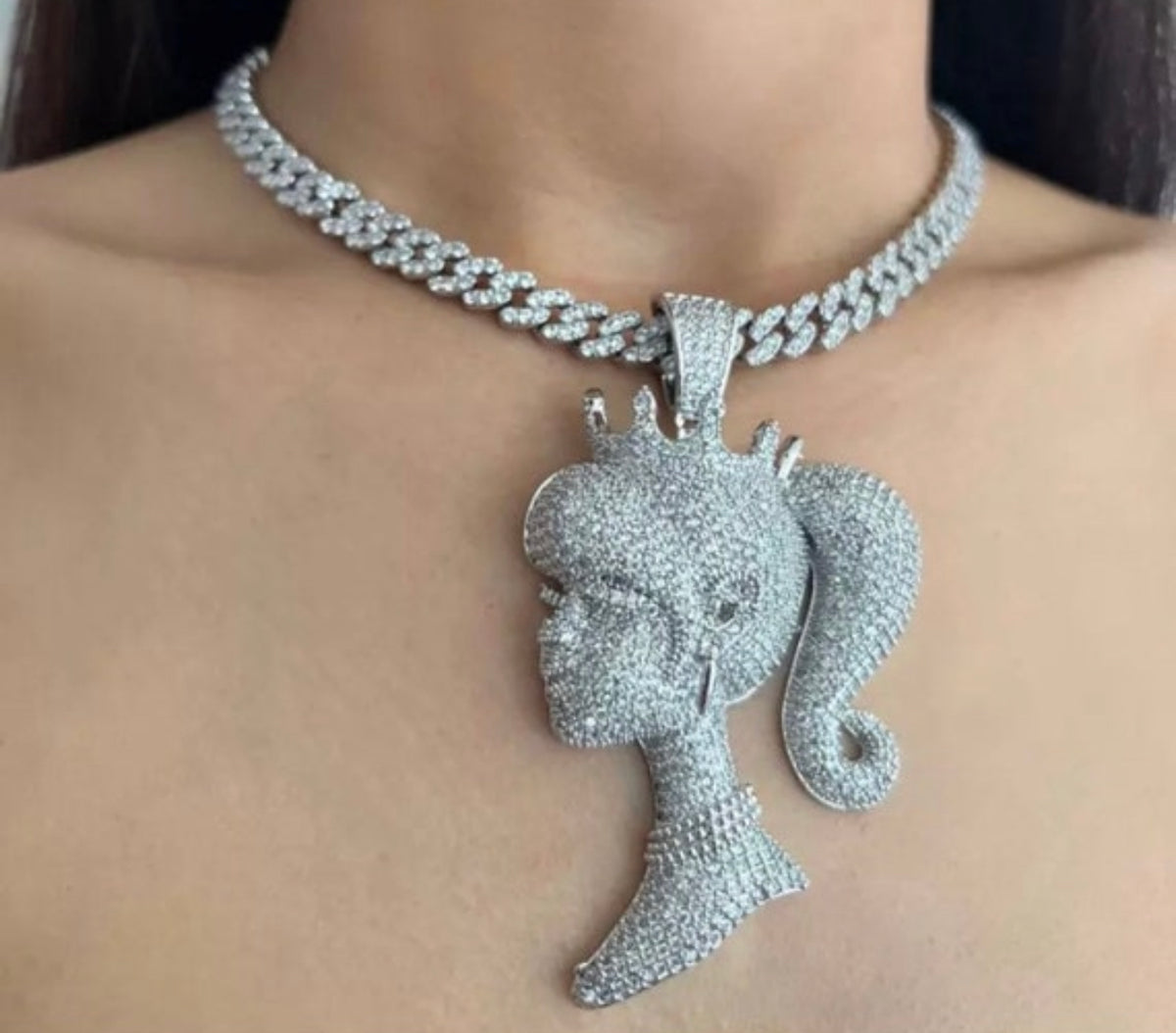 Ice hot sale queen necklace