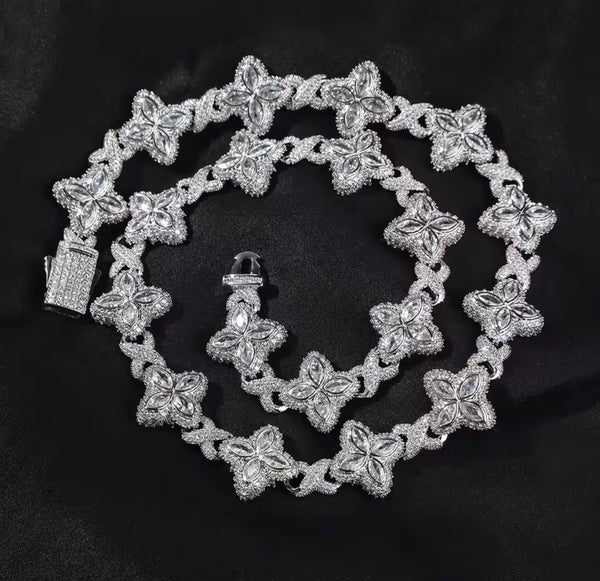 Icy clover CZ Floral Inifinity Chain