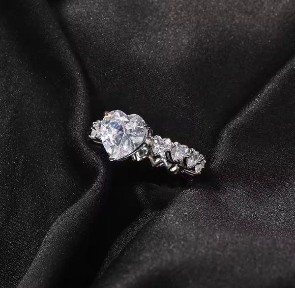 Icy Heart  ring ,heart CZ Ring , luxury ring , Full Cubic Zircon Paved Copper Big Heart Ring Iced Out Bling Hip Hop Fashio - Lavishluxxshop