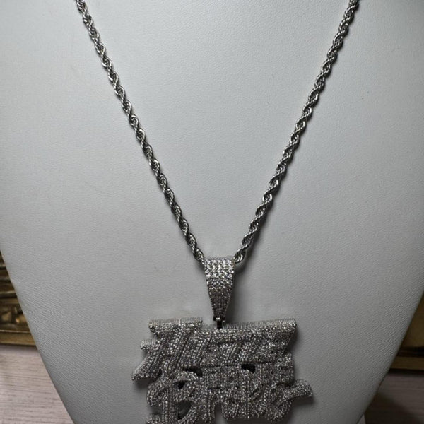 Hustle Or Be Broke with rope chain